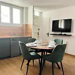 Apartment T3 Strategique - Parking - Acces A64