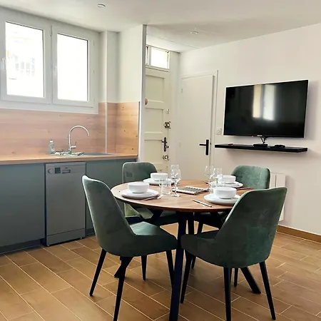 Appartement T3 - Route Espagne - Autoroute A64 2min - Parking